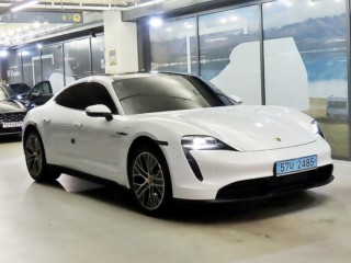 포르쉐 타이칸 4S
