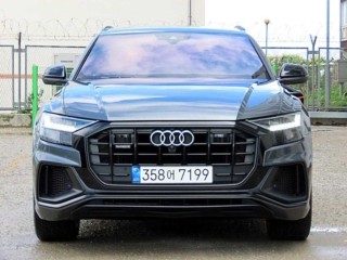 아우디 Q8 55 TFSI 콰트로 프리미엄
