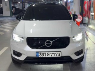 볼보 XC40 B4 AWD R-디자인