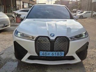 BMW iX xDrive 50 스포츠 플러스