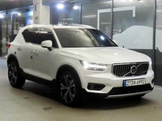 볼보 XC40 B4 AWD 인스크립션