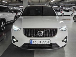 볼보 XC40 B4 AWD 얼티메이트 브라이트