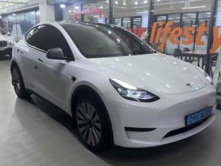 테슬라 모델 Y RWD