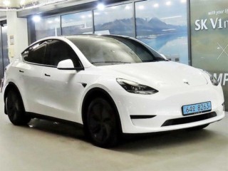 테슬라 모델 Y RWD
