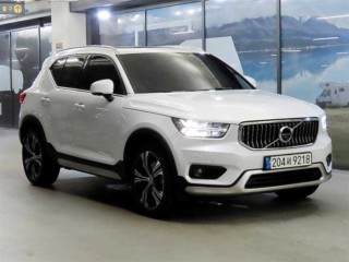 볼보 XC40 B4 AWD 인스크립션