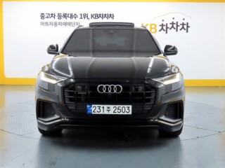 아우디 Q8 55 TFSI 콰트로 프리미엄