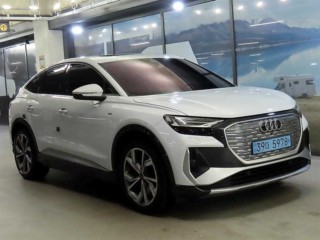 아우디 Q4 Q4 e-트론 40 스포트백 프리미엄