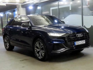 아우디 Q8 55 TFSI 콰트로 프리미엄