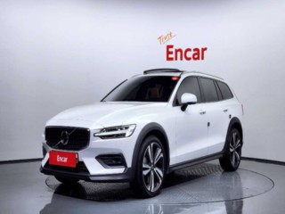 볼보 V60 V60 크로스 컨트리 2세대 2.0 T5 프로 AWD