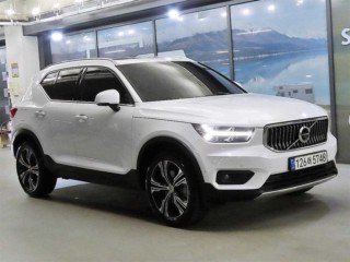 볼보 XC40 B4 AWD 인스크립션