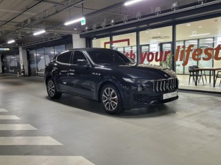 마세라티 르반떼 3.0  AWD 그란 루쏘