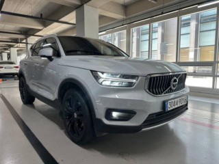 볼보 XC40 B4 AWD 인스크립션