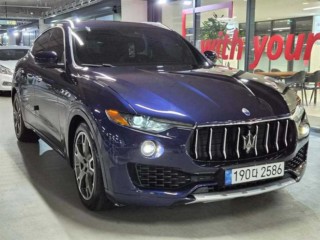 마세라티 르반떼 3.0 S AWD