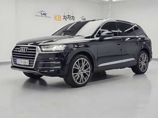 아우디 Q7 Q7 (4M) 45 TFSI 콰트로