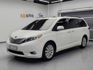 토요타 시에나 3.5 AWD