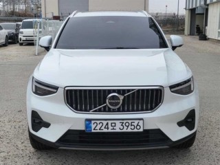 볼보 XC40 B4 AWD 울트라 브라이트