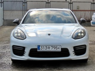 포르쉐 파나메라 4.8 GTS