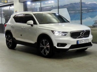 볼보 XC40 B4 AWD 인스크립션
