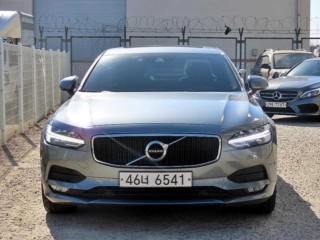 볼보 S90 D4 모멘텀
