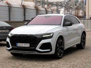 아우디 RSQ8 4.0 TFSI 콰트로