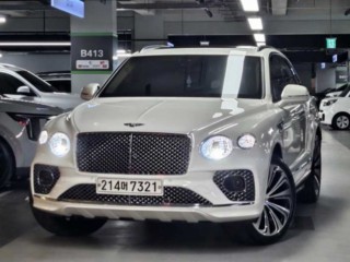벤틀리 벤테이가 4.0 V8