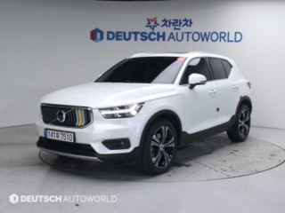 볼보 XC40 B4 AWD 인스크립션