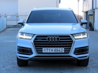 아우디 Q7 Q7 (4M) 45 TFSI 콰트로