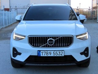 볼보 XC40 B4 AWD 얼티메이트 브라이트